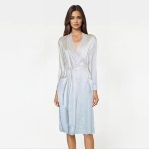 Vintage‎ VS Gold Label Cream Satin Robe